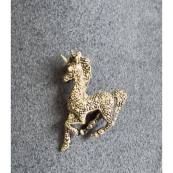 Vintage Sterling Silver & Marcasite Unicorn Brooch Pin With Rhinestone Eye - Picture 5 of 10